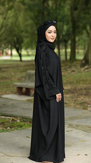 Zena Abaya